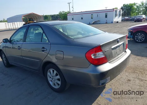 2004 Toyota Camry Xle V6 z USA, uszkodzony, nr VIN 4T1BF32K44U579852